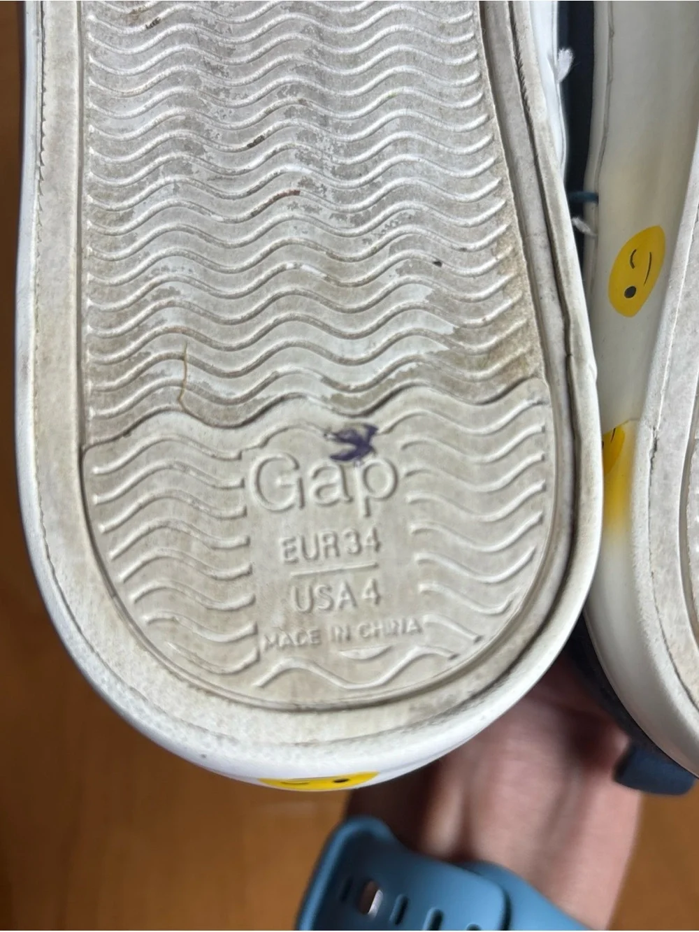 Gap Metallic Blue Smiley Face Sneakers Shoes Sparkly Sparkle White Size 4 Youth